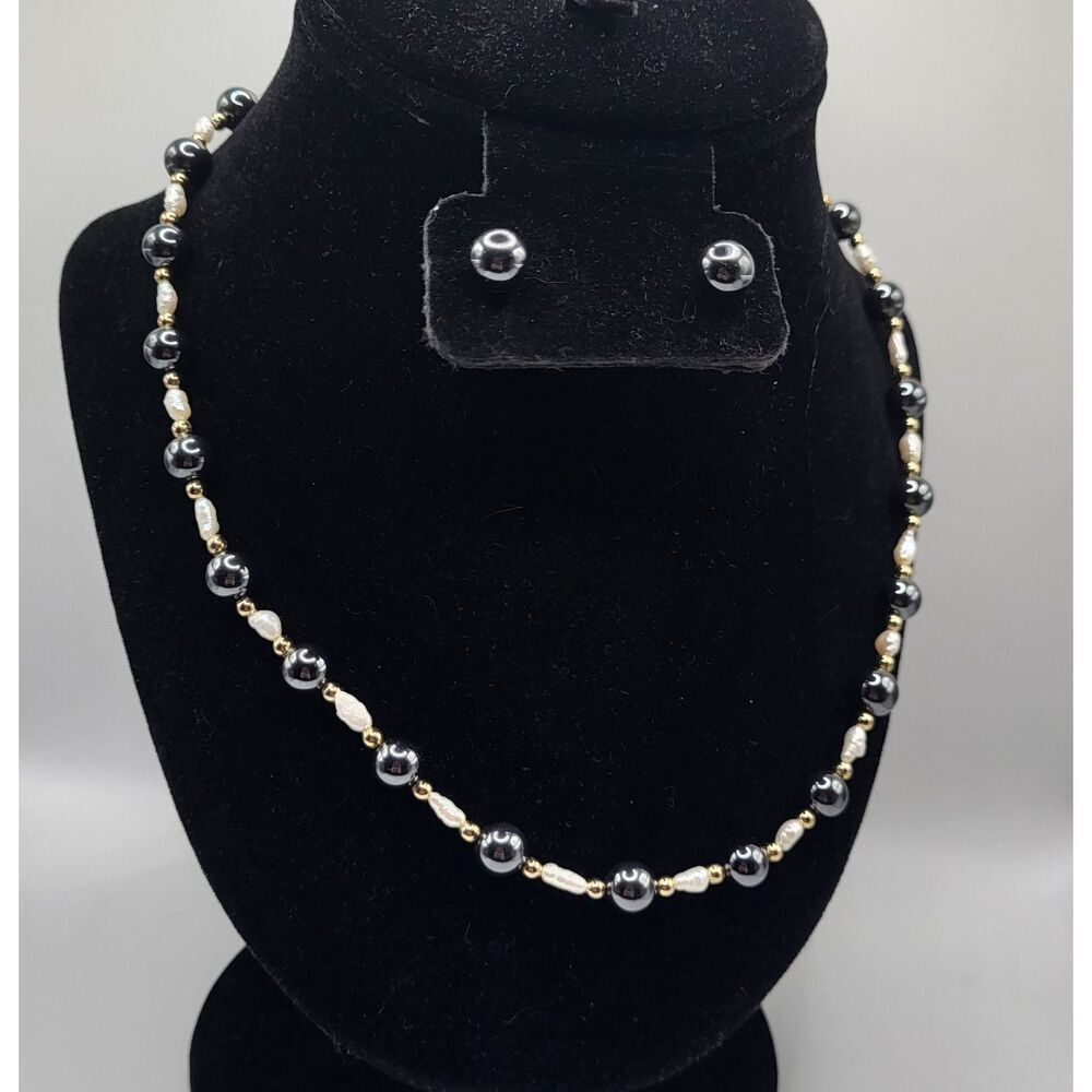 Stunning Freshwater Pearl and Hematite Necklace And Earrings Set 18in